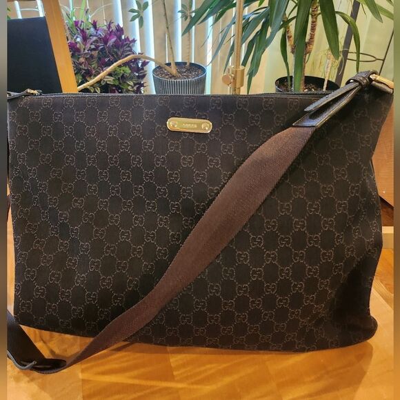 Gucci Black Monogram Messenger Bag - Picture 1 of 16